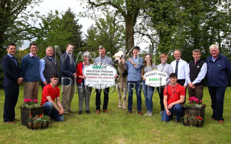30-05-19, At the launch of the IHFA Open Day, members of the Cork Holstein Friesian Club, back row; Victor O’Sullivan, Alan Buttimer, Tom Baker, Seamus Crowley, Ursula Forrest, Henry, Liam, Julie and Marie  O’Keeffe of Radney Herd, host family, Robert Shannon, Denis Barrett and John Kirby, front row: Conor Lehane and Stephen Shannon. The IHFA Open Day will be held at the Radney Herd, Freemount, Charleville, Co. Cork on Thursday 27th of June. All welcome. Photo Maria Kelly