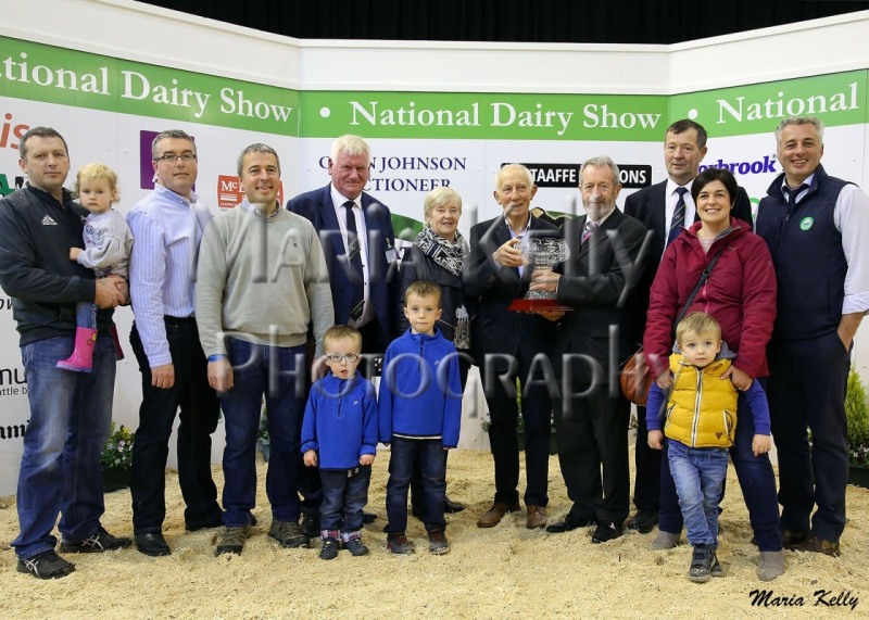 20/10/18  18  John Kirby, Director National Dairy Show, and Sean Kelly, MEP presents the National Recognition Award to John O’Flynn, pictured are John’s wife Chrissy and family David, Caoimhe, Conor, Eddie, Peter Philip, Seamus, Sean & Marguerite. Seamus Crowley President Cork Holstein Friesian Club & Sean O’Flynn The Farm Store.  Photo: Maria Kelly