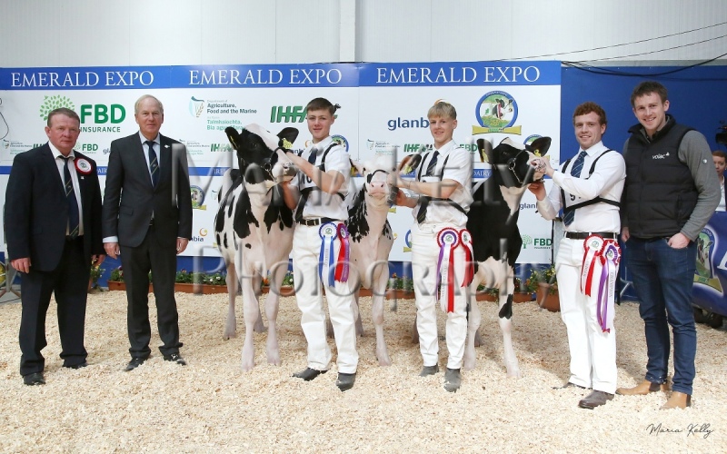 23/04/2022 Emerald Expo 2022. Paul Hannan Judge with Honourable Mention Handler, Will Jones, Wexford, Reserve Champion Handler, Brian Hurley, Wicklow, Champion Handler,  Colin Todd, Monaghan, pictured with Tomas Reilly, Volac, sponsor. Photo: Maria Kelly